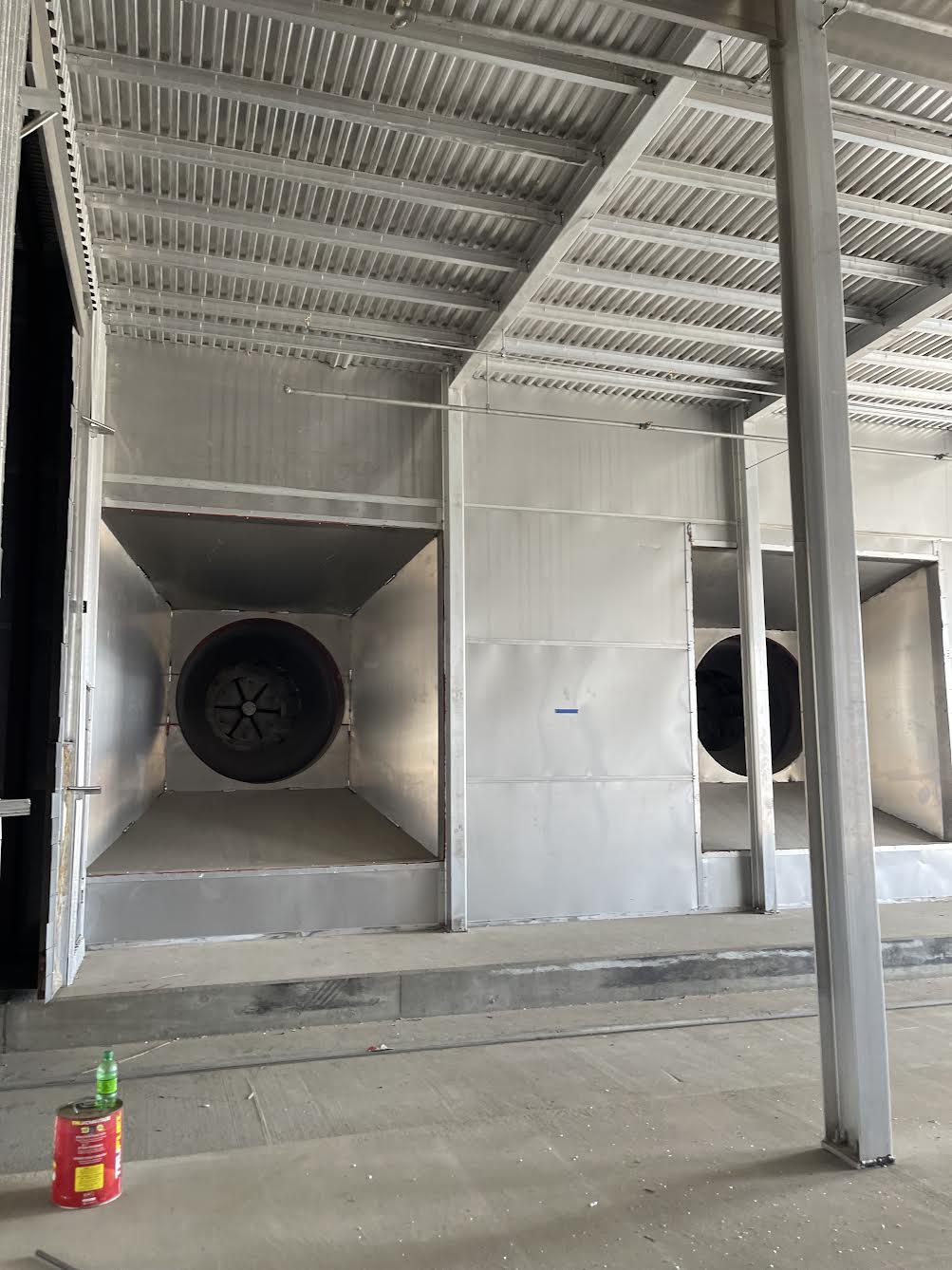 304 stainless steel flat liners installed inside a central chamber kiln system.